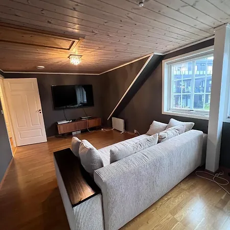Дом отдыха Large House With Garage, Bar, Gym, Summer Living *