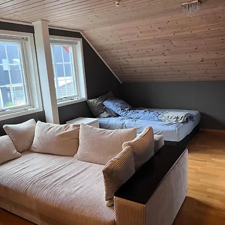 Дом отдыха Large House With Garage, Bar, Gym, Summer Living Ставангер