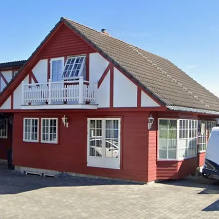 Дом отдыха Large House With Garage, Bar, Gym, Summer Living Ставангер