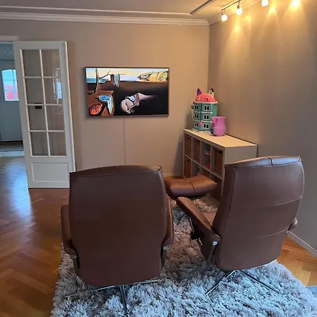 Дом отдыха Large House With Garage, Bar, Gym, Summer Living Ставангер